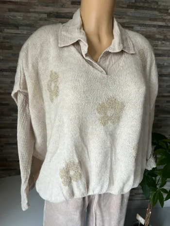 Pull crème et marguerites dorées