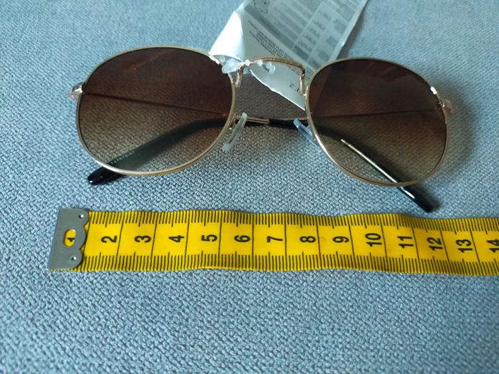 Lunettes de soleil rondes dorées – Neuves avec étiquette - photo numéro 5