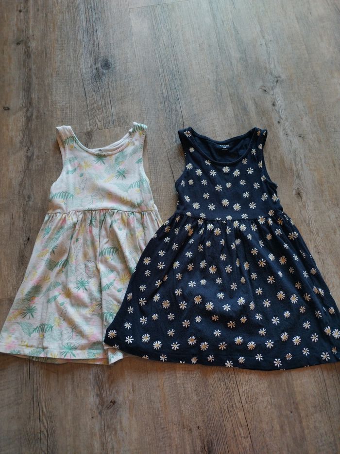 Lot de 2 robes 5 ans