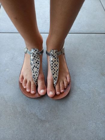 Sandales intégralement en cuir argentées