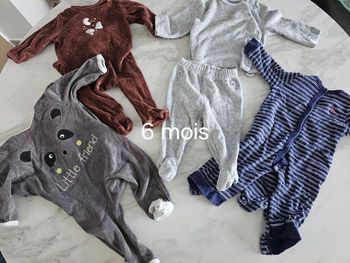 Lot: 31 vêtements garçon 6 mois (5 photos)