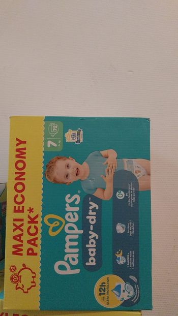 Couches Pampers taille 7 maxi eco pack , 72 couches , 15+ kg