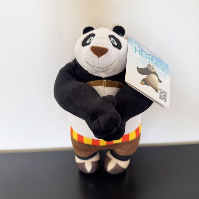 Maître Po Ping Peluche Kung Fu Panda Dreamworks Heroes - 20cm