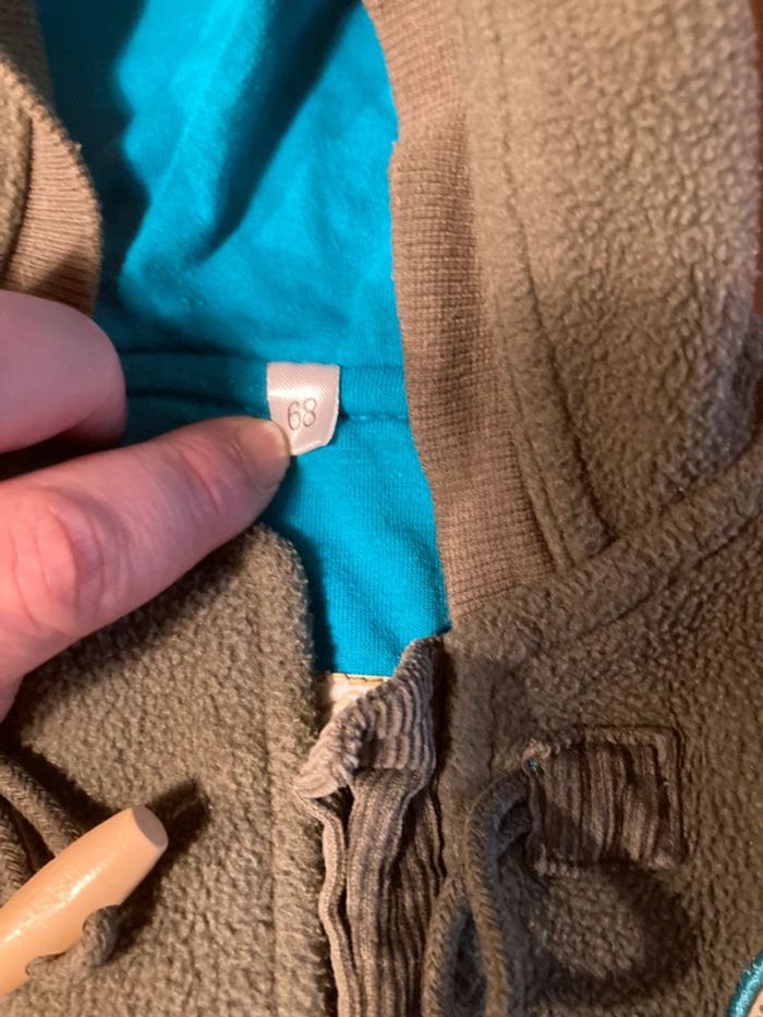 Manteau polaire vert kaki 6/9 mois - photo numéro 3