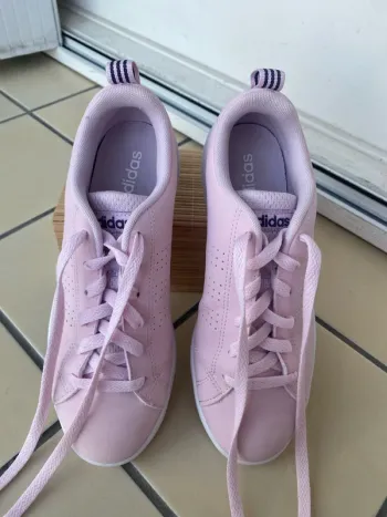 ADIDAS rose et blanche