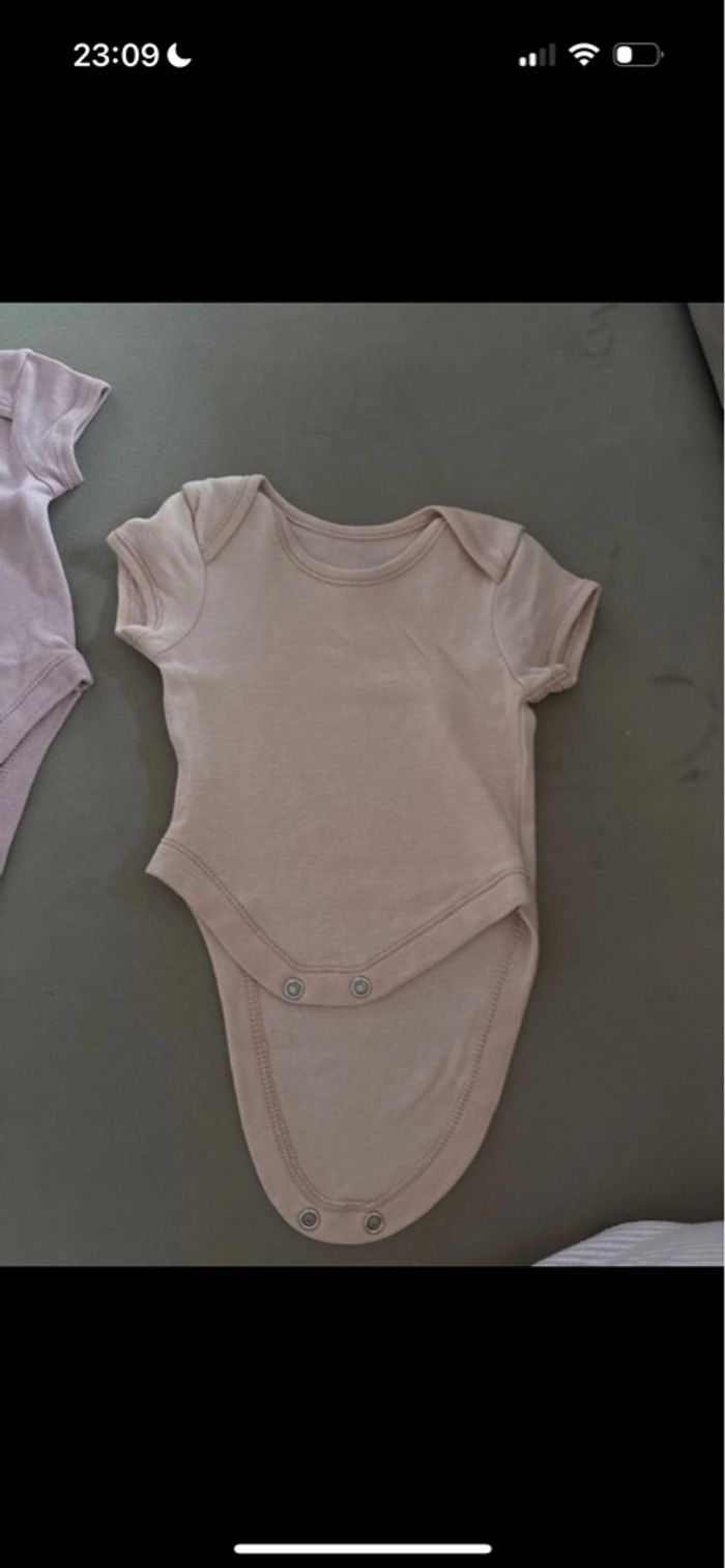 Lot de 3 Bodys Rose Lila et Blanc - Taille 1 mois - photo numéro 2