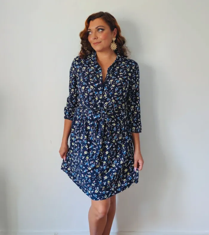 Robe bleu marine fleurie boutonnée casual chic avec poches Promod taille 38 - photo numéro 4