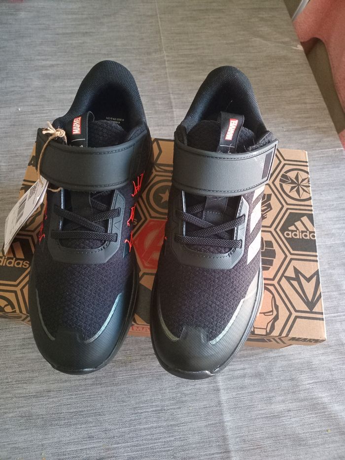 Basket marvel p38 adidas neuf - photo numéro 3