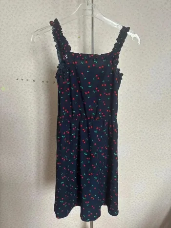 Robe cerise taille 12ans marque kiabi