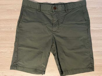 🟢 Short Mango – Vert kaki bouteille – Taille 42 / W32 – Très bon état