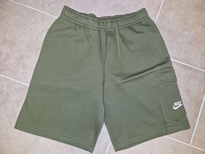 Short cargo Nike taille S NEUF