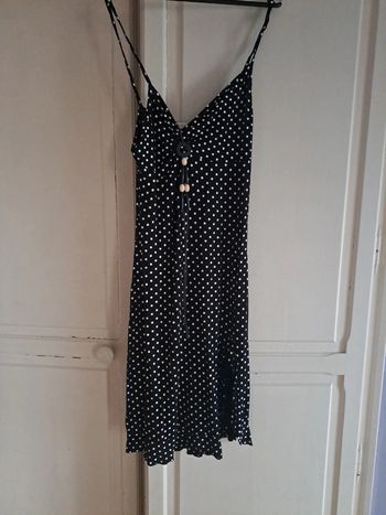 Sublime robe noire à poids blanc 40
