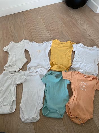 Lot de 8 bodys Mc orchestra en 3 mois