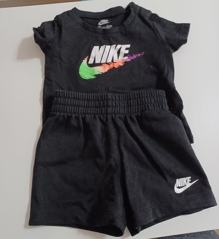 Ensemble nike bebe