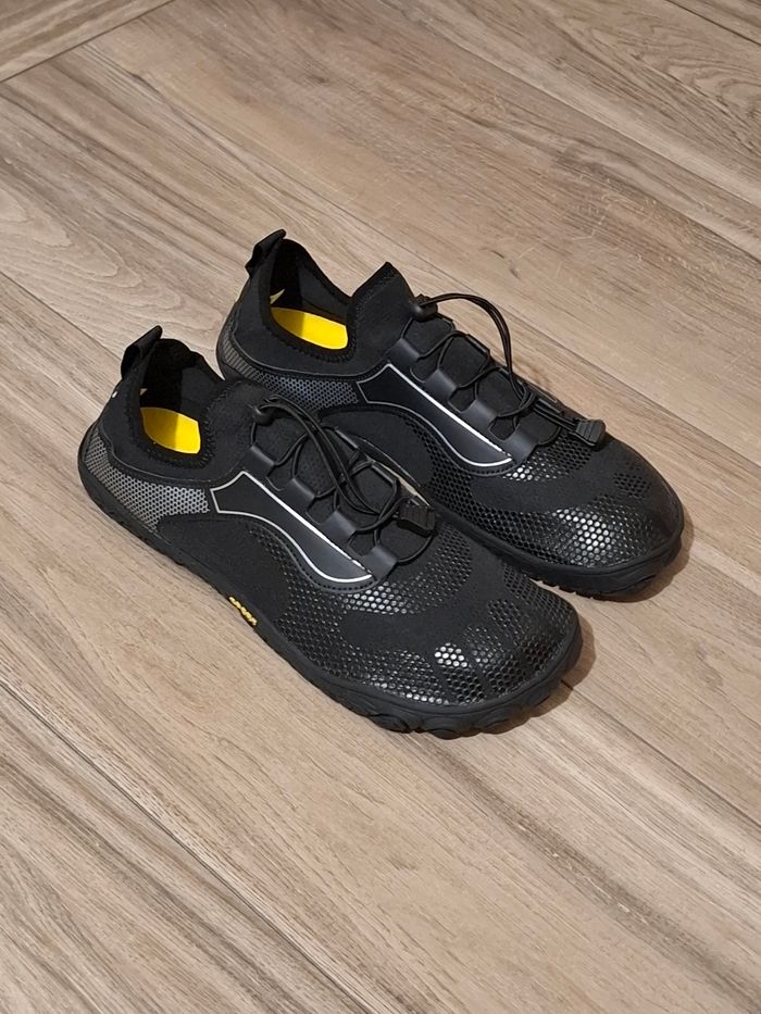 Basket homme sport finesse aquatique noir