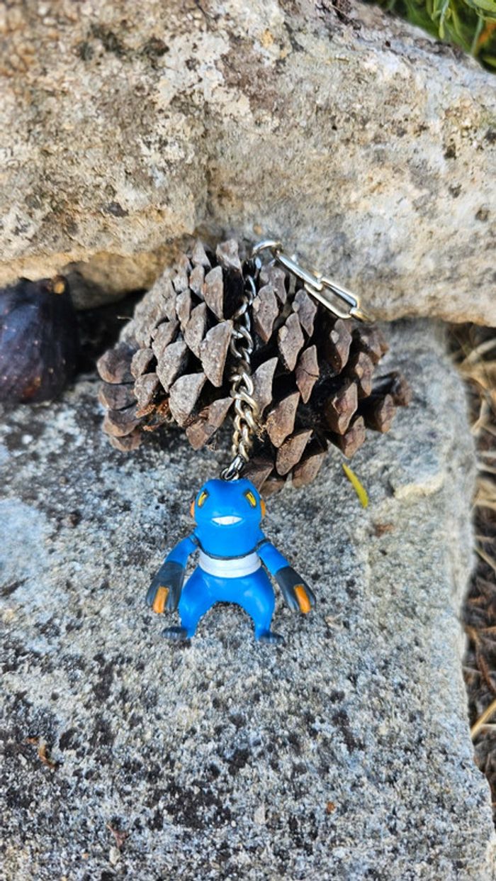 Super figurine Pokemon Nintendo porte clé Cradopaud