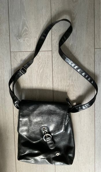 Sac à main en bandoulière noir pour femme