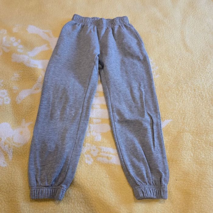 Lot joggings fille 8ans - photo numéro 3