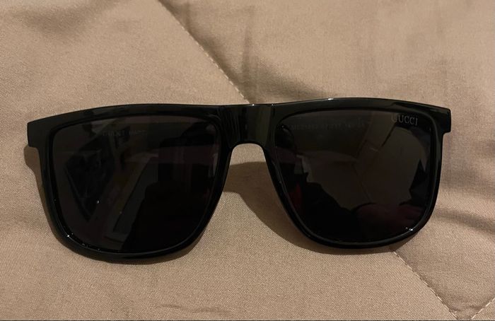 Lunettes de soleil Gucci - Modèle Rectangulaire Noir - photo numéro 2