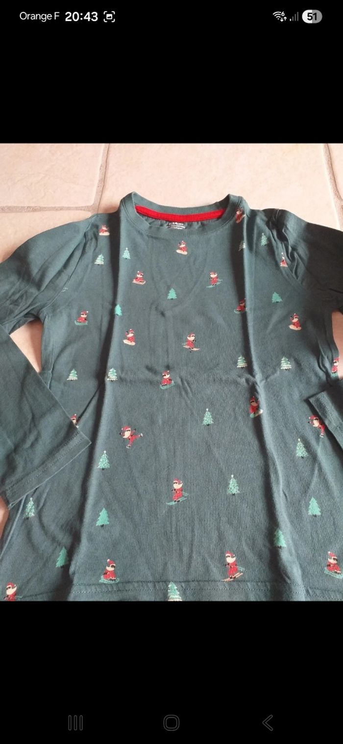 Tee-shirt manches longues fin Kiabi 8 ans - photo numéro 2