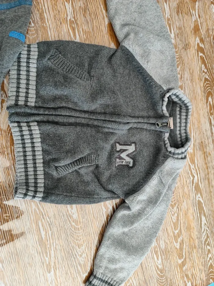 🍁 lot 2 gilets zippé taille 12 mois🍁 - photo numéro 4