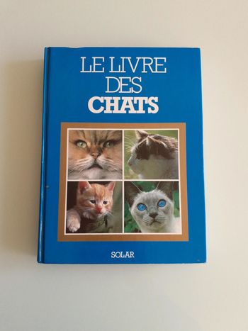 Le livre des chats Éditions Solar