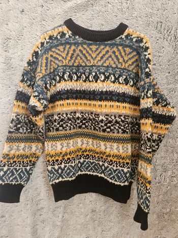 Pull vintage en laine à imprimés divers de chez Gipsy