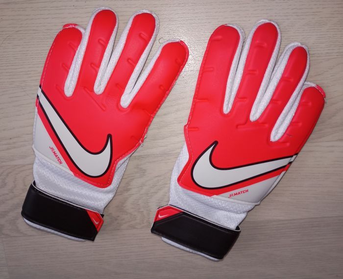 Gants de gardien de football Nike
taille jeunesse
NEUFS - photo numéro 2