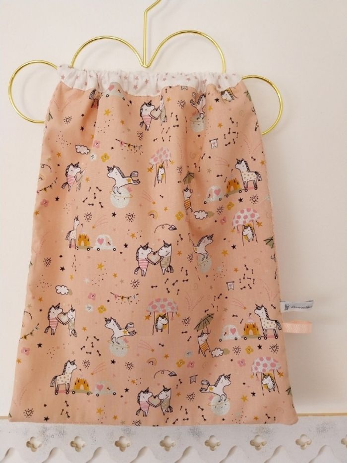 Bavoir élastique, bavoir de cantine, serviette élastique