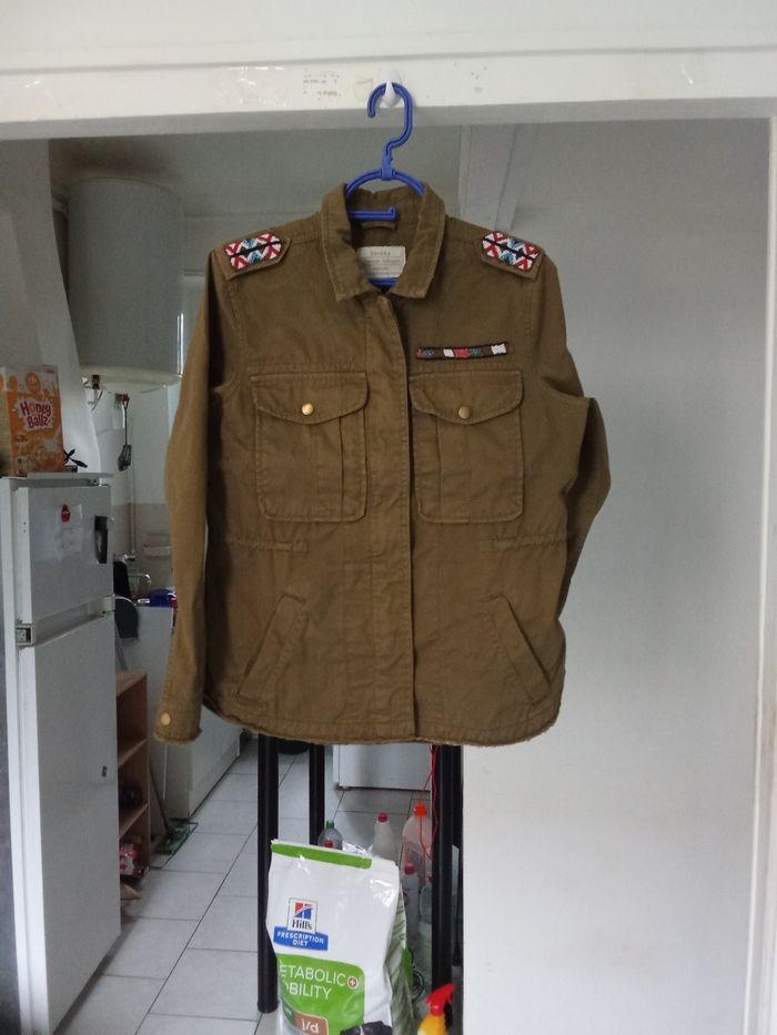 Veste de femme Bershka taille  M.couleur kaki - photo numéro 2