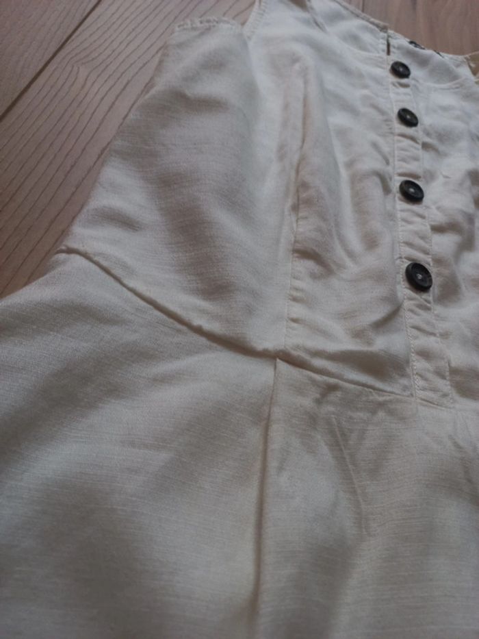 Robe beige/blanche taille 38 (France) - photo numéro 2
