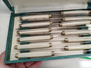 12 couteau enceintes 