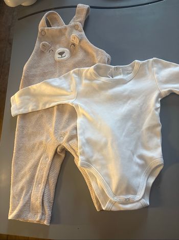 Ensemble salopette + body 9 mois