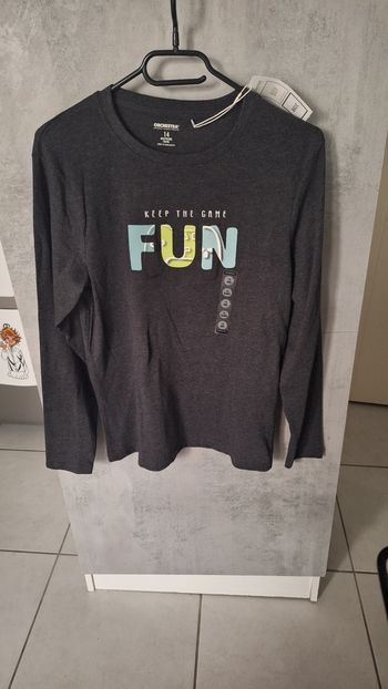 Tee-shirt manches longues gris foncé imprimé