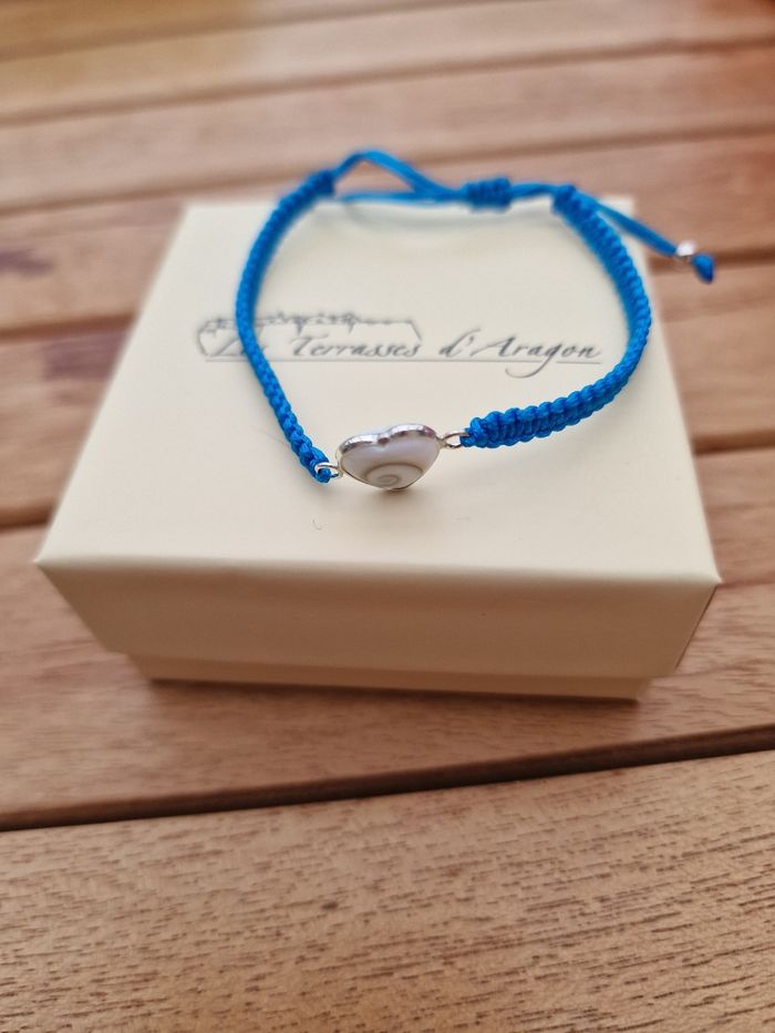 Bracelet œil de sainte lucie bleu les terrasses d aragon