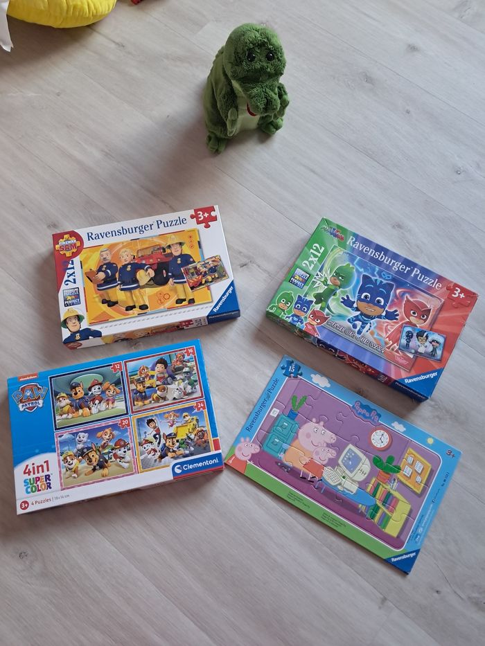 Lot de 9 puzzles 12 pièces 15 pièces neufs