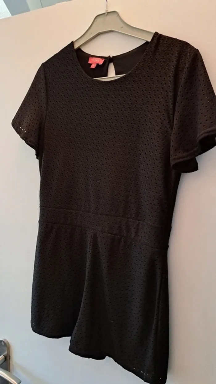 Combishort, Tissaia, S