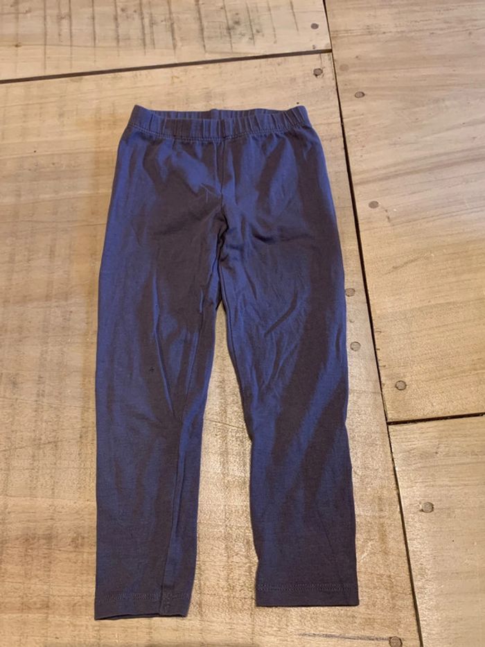Lot de cinq leggings en bon état taille 4 ans - photo numéro 2
