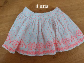 Jupe TAO blanche et fluo rose