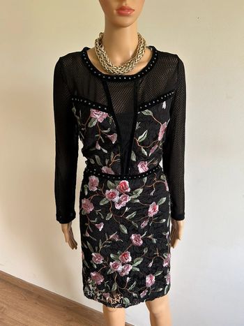 Robe noire et fleurie à manches longues Jus d’Orange taille 5 TBE