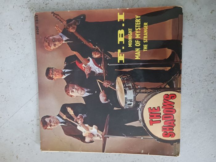Fbi  The Shadows disque vinyl 45 T