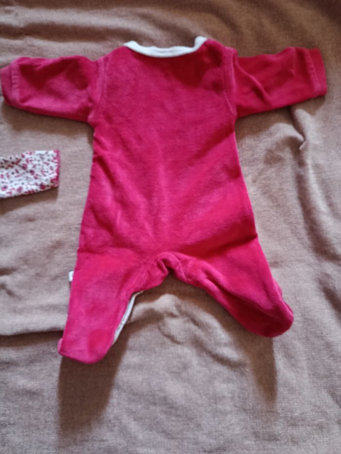 Ensemble pyjama, bonnet et bodie. - photo numéro 6