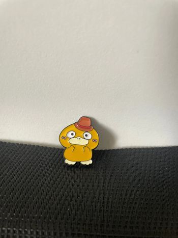 Pin’s Psykokwak Psyduck cartoon Pokémon broche en  très bon état psykocouac