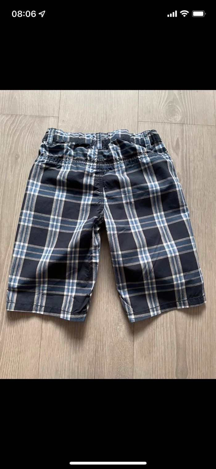 Short bermuda C&A taille 7 ans - photo numéro 2