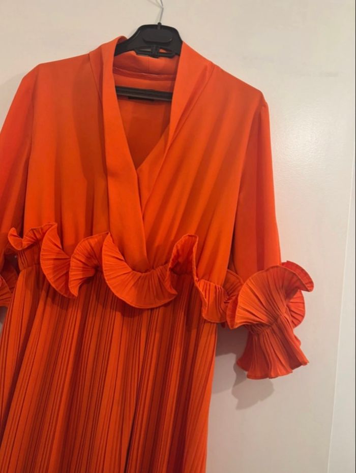 Magnifique robe orange Pretty Little Things Taille 40 - photo numéro 4