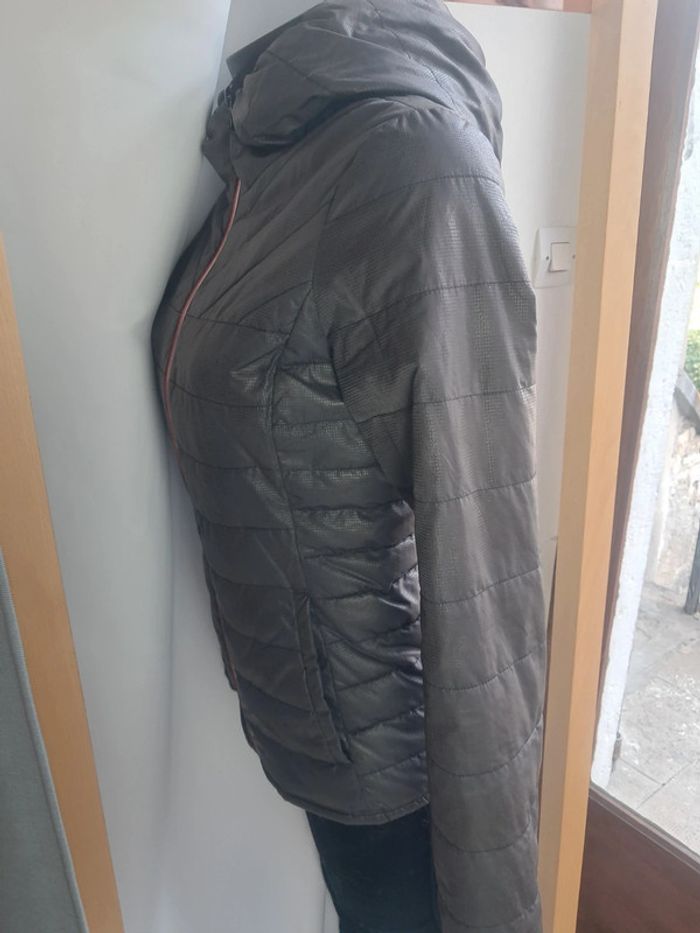 I code veste coupe vent capuche T.36 - photo numéro 9