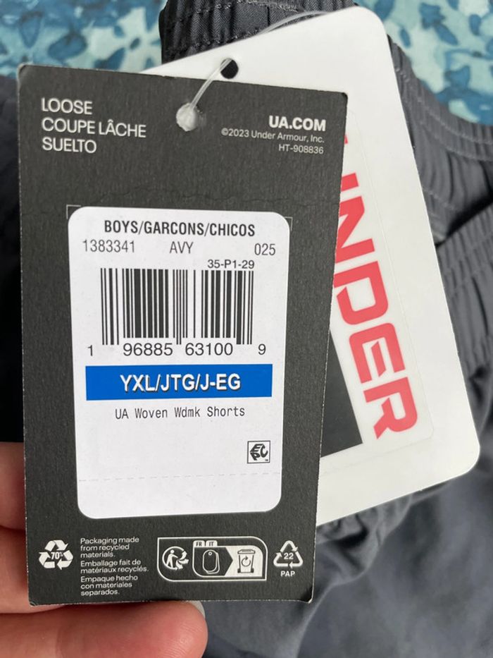 Short léger  Under Armour 14 / 16 ans - photo numéro 4