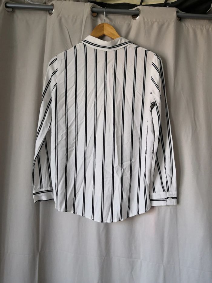 🌺Chemise rayée blanche et noire Pimkie T34/XS🌺 - photo numéro 2
