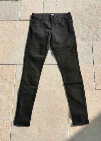 Pantalon jean jennyfer neuf taille 32