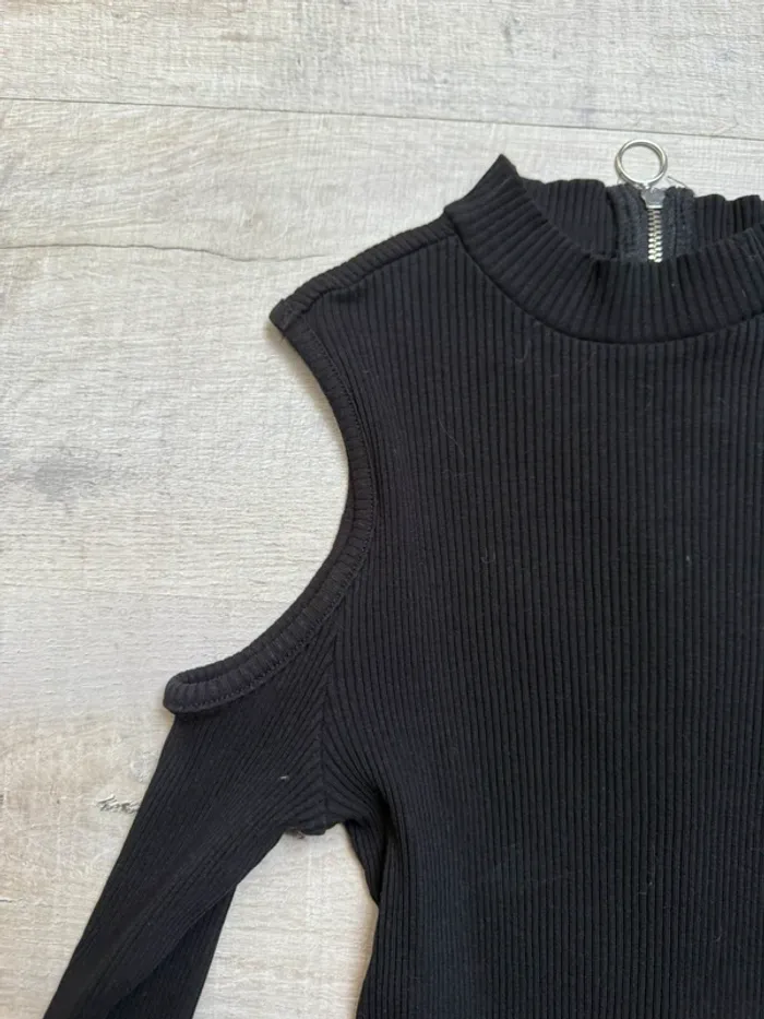 Top haut pull épaule dénudée - photo numéro 4